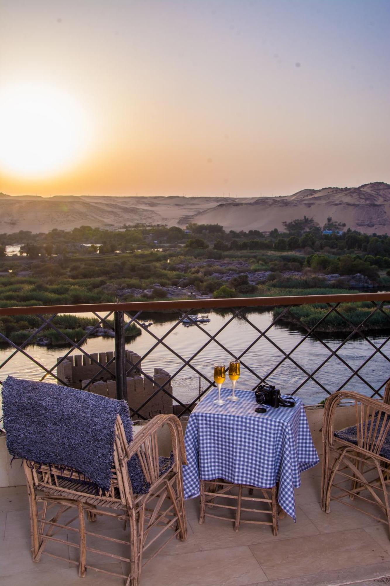 Aswan Nile Palace ภายนอก รูปภาพ